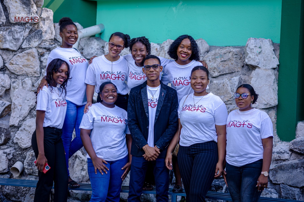 Groupe de jeunes de MAGIS Haïti réunis lors d’une activité
